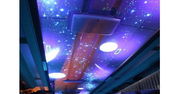 ドリーム☆ライナー まるでプラネタリウム！ 3列独立シート「K☆STAR LINER」車内は