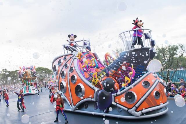 ディズニー・ハロウィーン 2017」20周年の特別フル仮装やショーが9/8