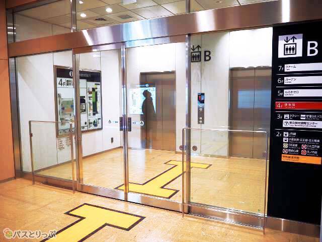 Elevator on the Miraina tower side