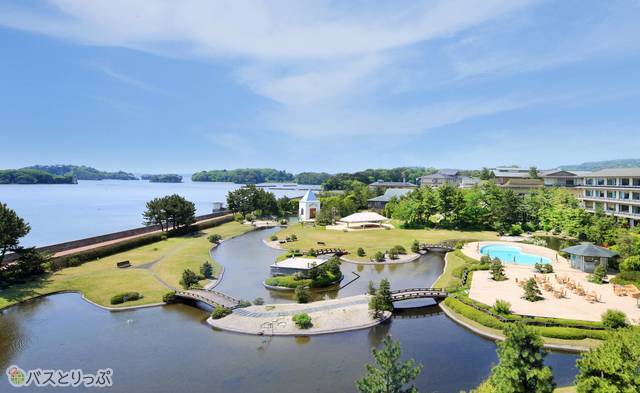 客室の大きな窓から見下ろす絶景