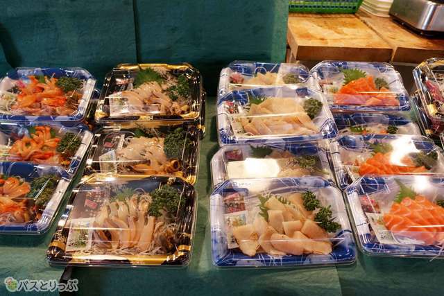 お店で買って市場で食べる？