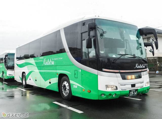 【信】ジェイバスブックス よみがえる過疎バス/消行く名車オバQバス 2冊セット バスグラフィック vol.36 (発売日2018年10月03日) | 雑誌/電子