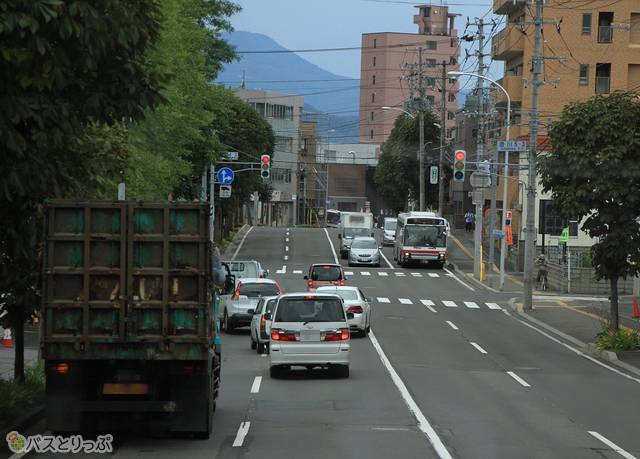 バスは福住桑園通を西へ