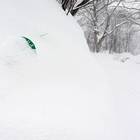  雪に埋もれつつも、かろうじて”主張”する峡雲荘のバス停