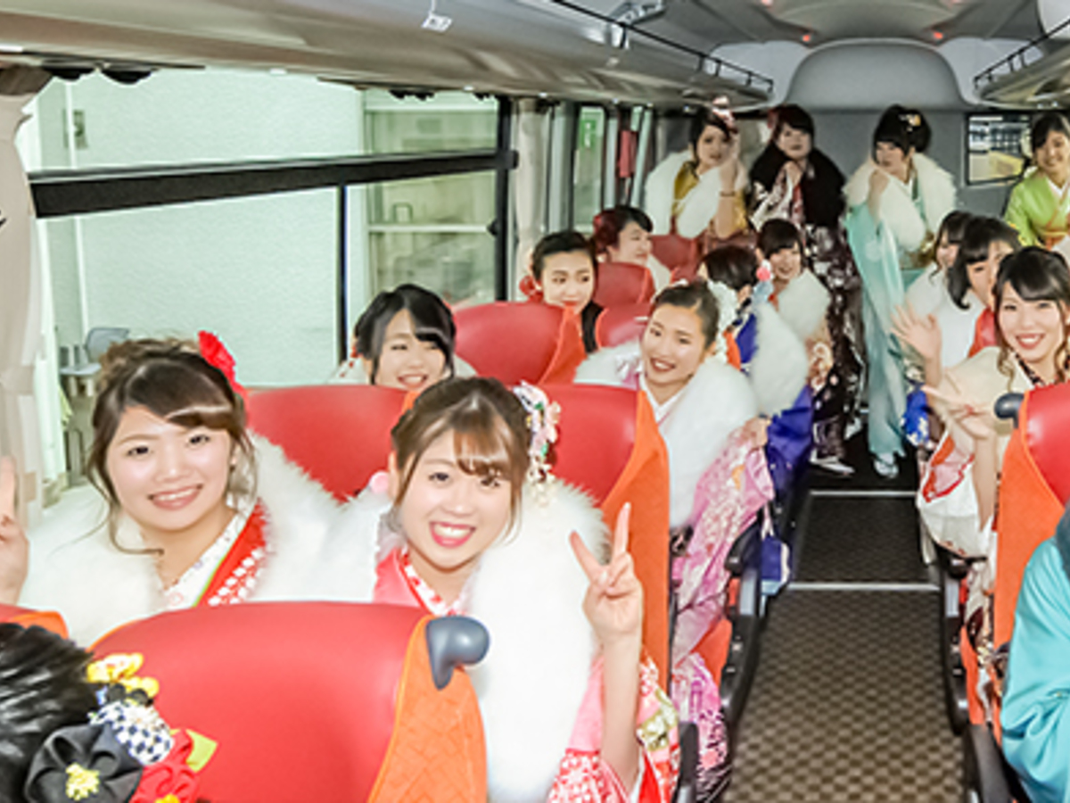 ハタチのはとバスガイドが大集合！ 「はとバス成人式2018」 22人の晴れ