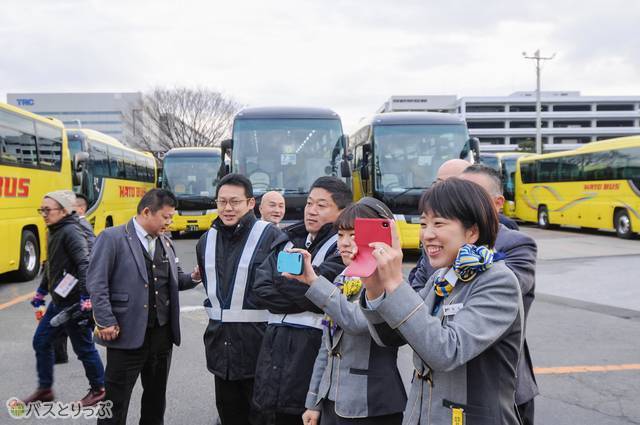 ハタチのはとバスガイドが大集合！ 「はとバス成人式2018」 22人の晴れ