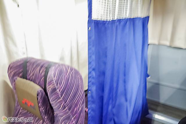 仕切りカーテン