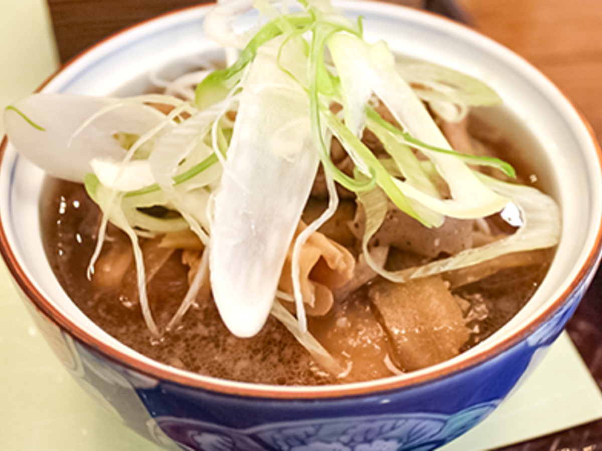 駅近でバスの待ち時間にok 山形駅から徒歩圏内でご当地グルメを食べつくす 高速バス 夜行バス バスツアーの旅行 観光メディア バスとりっぷ