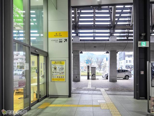 バスのりばの案内板