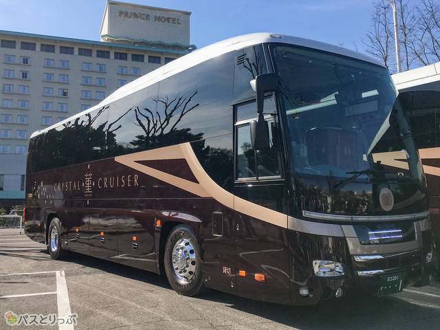 全席18席だけ！ 豪華バス「菫」と星野リゾート「界」の共同企画バス