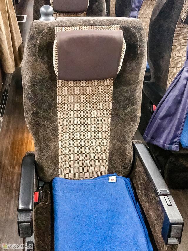 位置を調節できるミニ枕
