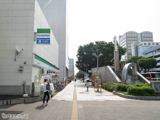 ファミリーマートがある宮城野通