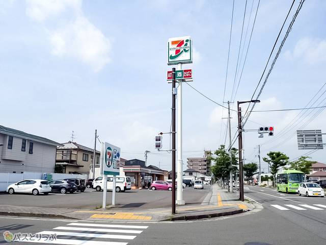 セブン-イレブンまでは歩いて約3分