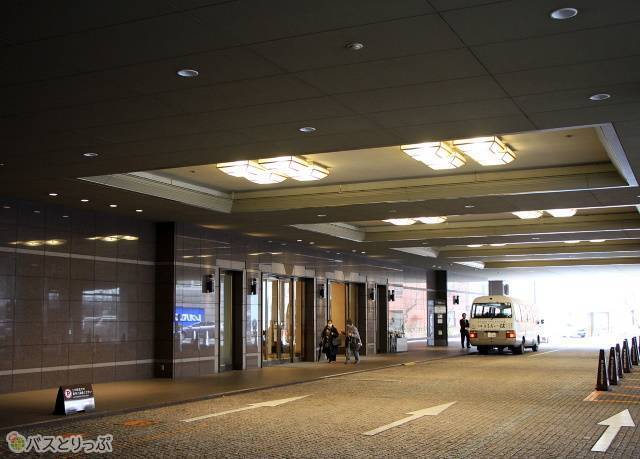 長野駅の発着場所はホテルメトロポリタン長野