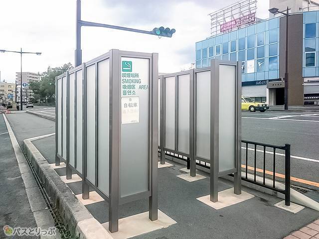 南海和歌山市駅改札近くの喫煙所