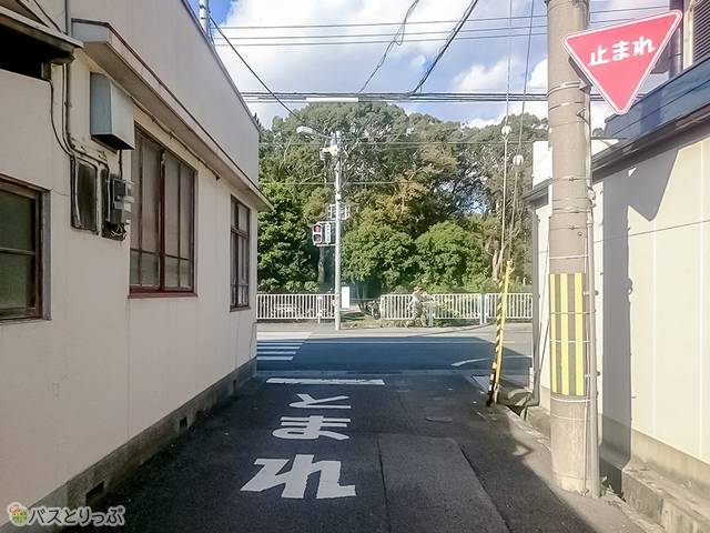 T字路を右折