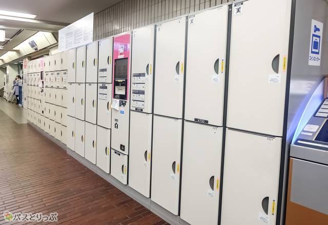 小田急町田駅北口改札向かい側のコインロッカー
