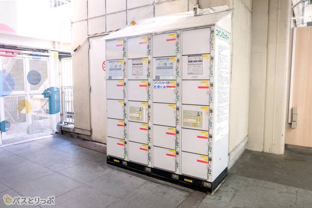 JR町田駅中央口のキヨスクの裏手にあるコインロッカー