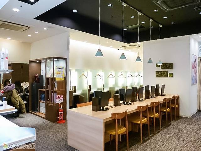 カフェテリアのように明るくて入りやすい癒やし空間