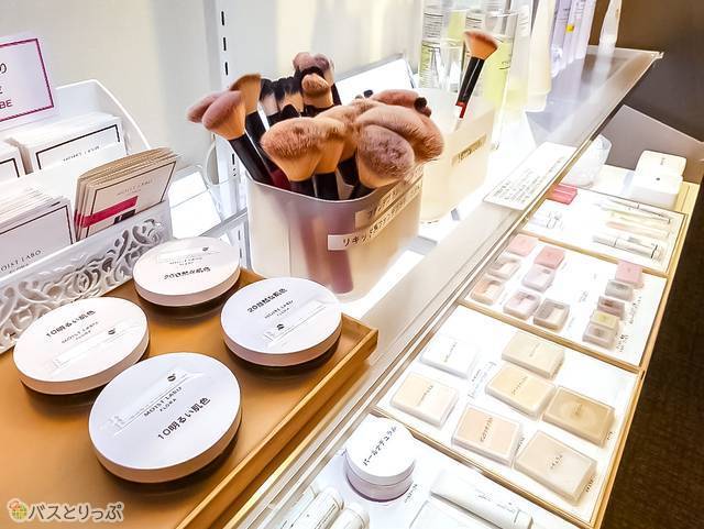 基礎化粧品からメイク道具まで、一式使い放題！