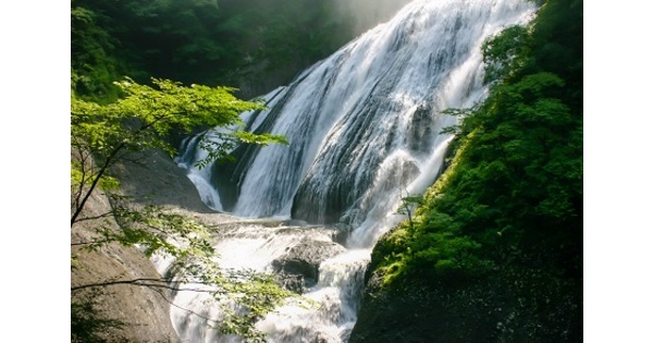 東京から袋田の滝のアクセス方法 最寄駅 駐車場 周辺の観光情報を紹介 手軽に行くなら関東発バスツアーがオススメ 高速バス 夜行バス バスツアーの旅行 観光メディア バスとりっぷ