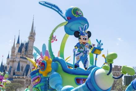 東京ディズニーランドで春を満喫しよう 3年ぶりに ディズニー イースター 開催 4 1 金 高速バス 夜行バス バスツアーの旅行 観光メディア バスとりっぷ 東京ディズニーランドで春を満喫しよう 3年ぶりに ディズニー イースター 開催 4 1 金 高速バス 夜行バス バスツアーの旅行 観光メディア バスとりっぷ