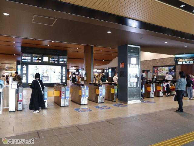 大和西大寺駅改札
