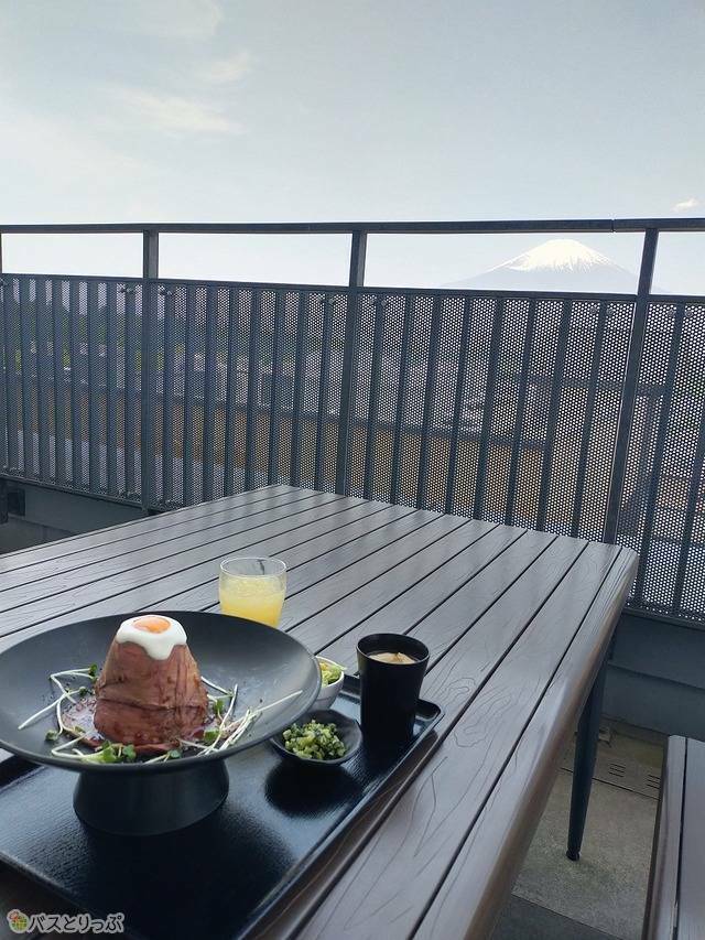富士山を見ながらランチ
