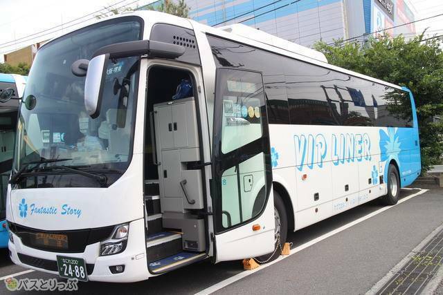 新アメニティ搭載の4列楽のびシート！ 関東～関西間で運行する「VIP