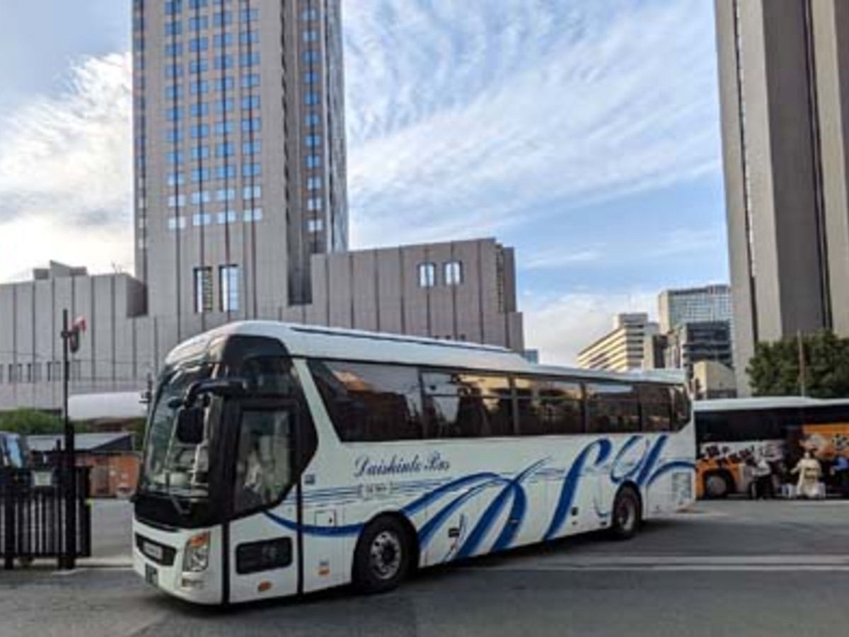 【激レア！】バスの座席　アメリカン　ヴィンテージ 4列シートなのに座席間カーテンつき！ 津田沼・東京～大阪を結ぶ