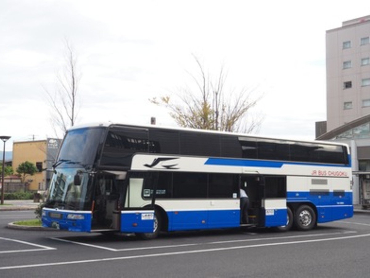 2階建て車両を導入！ 名古屋～出雲を結ぶJRバス中国の夜行バス「出雲・松江・米子ドリーム名古屋号」乗車記。設備＆シートも解説 | 高速バス・夜行バス・ バスツアーの旅行・観光メディア [バスとりっぷ]