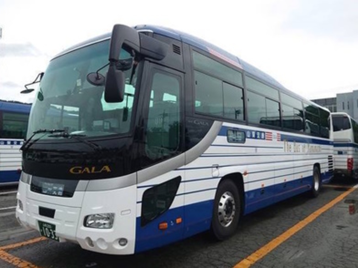 1位は『山梨交通の「竜王・甲府～新宿線」に乗車してみた』バスとりっ