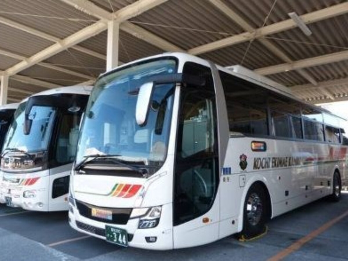 1位は『「ソメイユプロフォン」と「スマイルライナー」高知駅前観光の