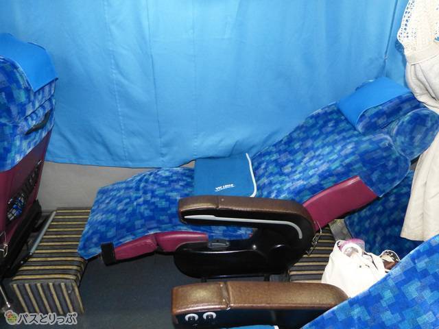 リクライニング・レッグレストをフル活用した状態