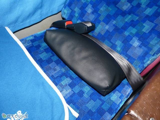 小さなクッションはウエストピロー