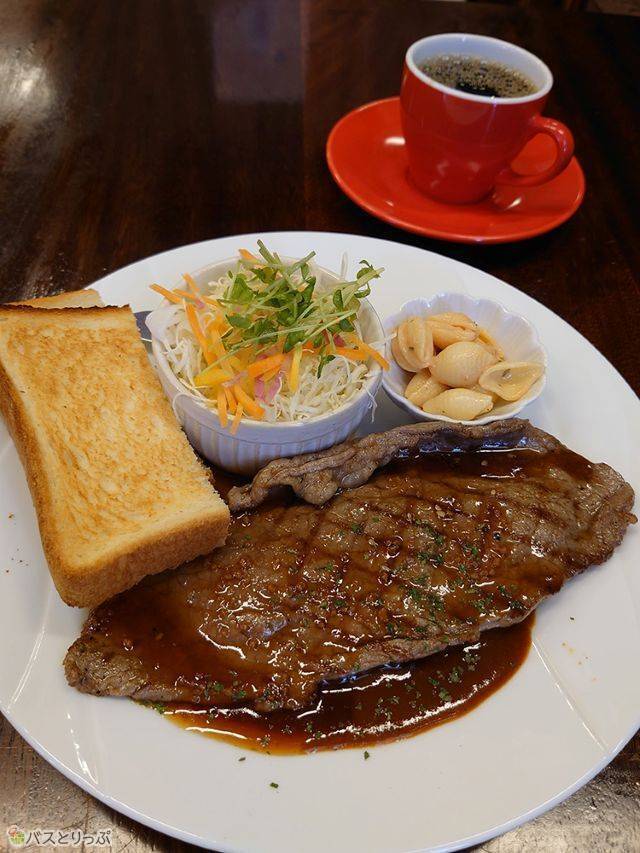 朝からがっつりステーキ