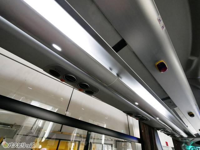 降りるときは降車ボタンでお知らせ