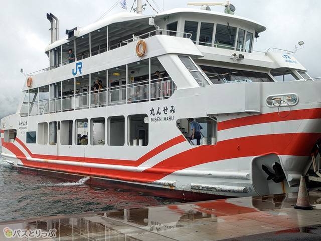 宮島へ行くフェリー