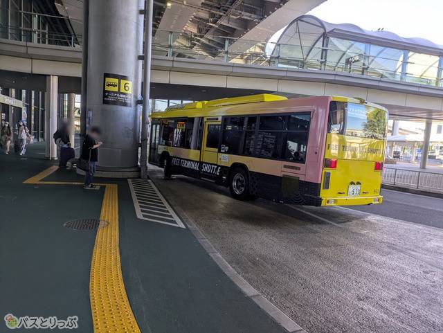 第1ターミナルから無料バスで第3ターミナルへ