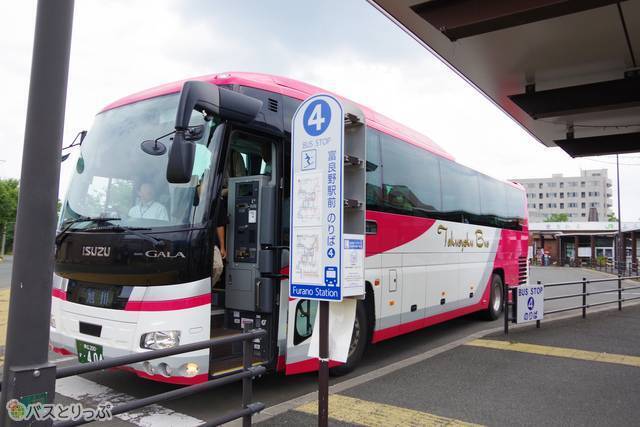 ノースライナー車体外観（北海道拓殖バス運行便）