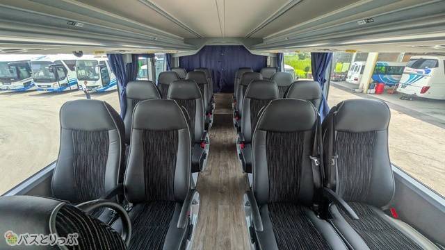 さくら観光バスの新型車両はスカニア製2階建て高速バス