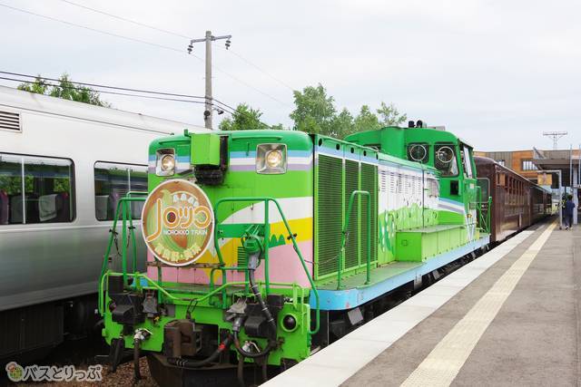 ラベンダーの時期だけ運行する観光列車へ