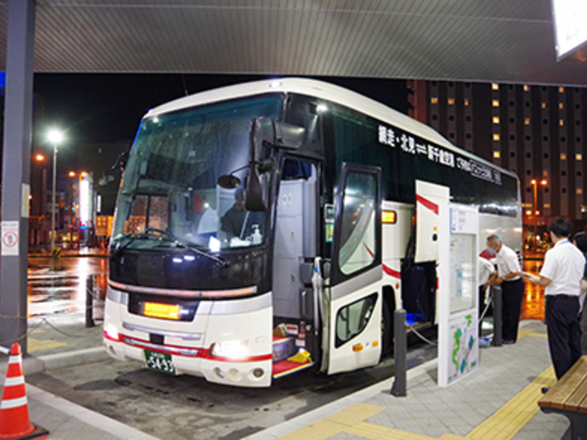 網走・北見～新千歳空港を結ぶ網走バスの3列独立シート高速バス