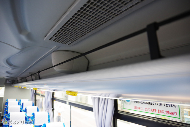 座席上部の網棚