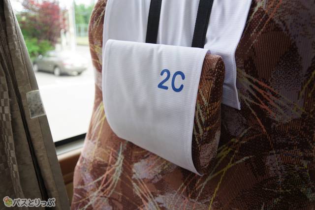 ヘッドレストは上下位置の微調整OK