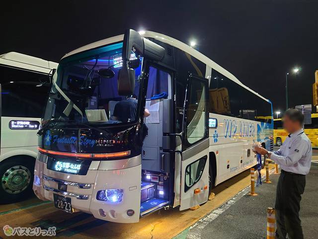 VIPライナーPremium プレミアム外観