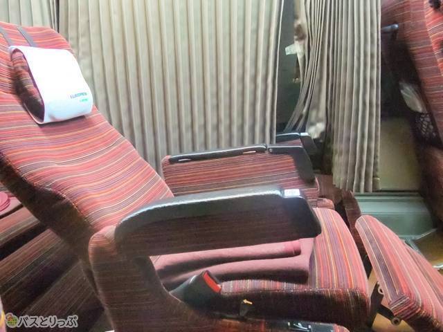 リクライニングを最大で倒した様子