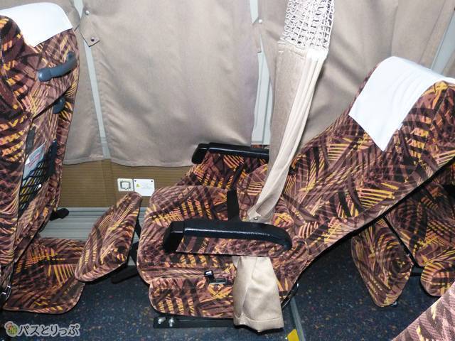 リクライニング・レッグレスト・フットレストを最大限に出した状態