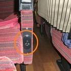 コンセントは各座席に1つ