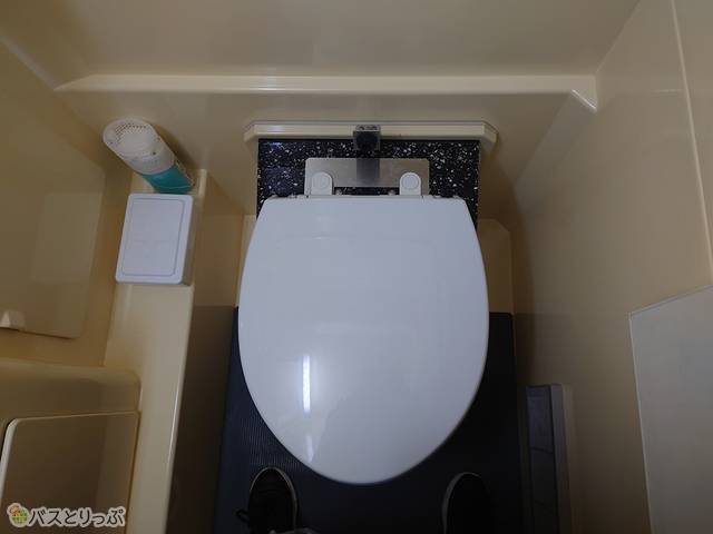 トイレ内部